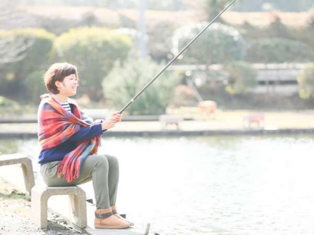 女性やお子様でも簡単に釣れるつり堀です_つり堀 亀山園