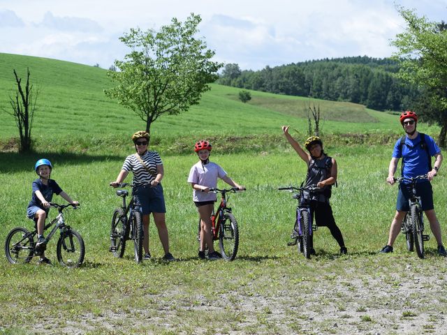 自転車に乗れれば全然へっちゃら。富良野や美瑛の景色をマウンテンバイクで駆け抜けるツアーもあり!_スポートピアふらの