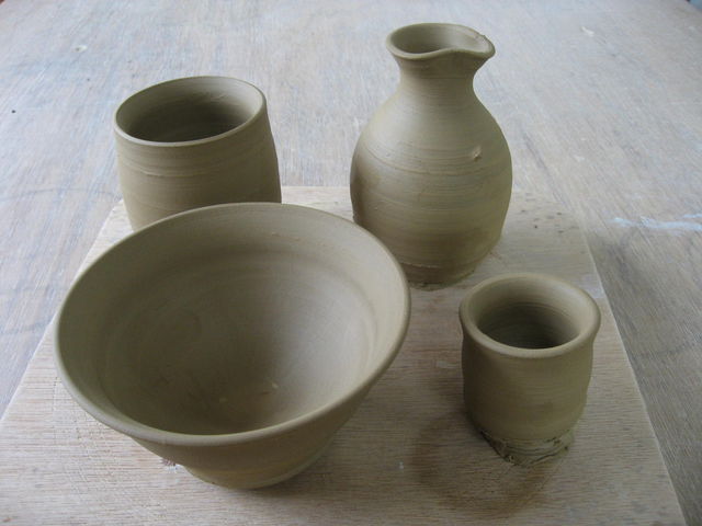 ロクロで作った作品_神戸芸術学林陶芸教室