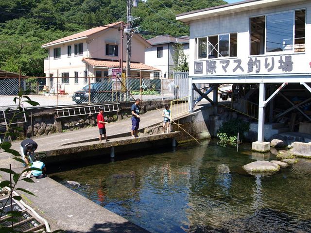はこね宮城野国際ます釣場