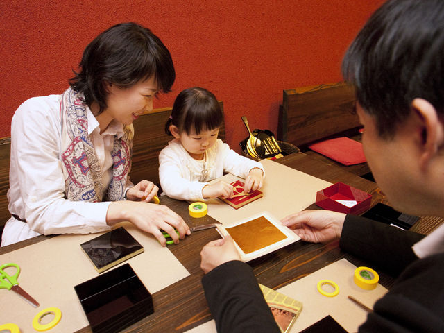 ご家族、お友達と金沢らしい箔貼り体験を。_かなざわ 美かざり あさの
