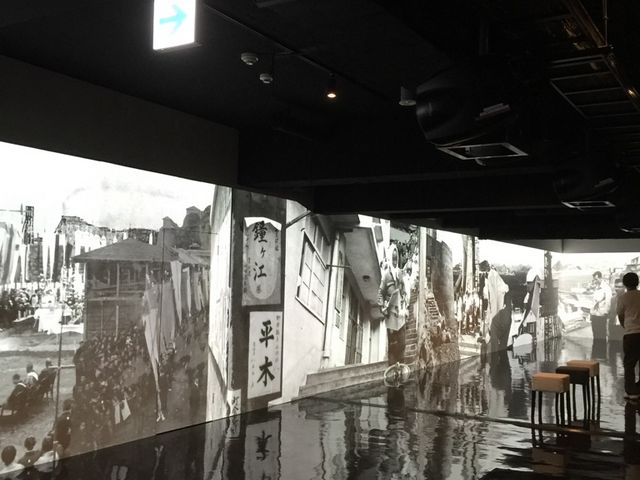 全長30m大型スクリーンの大迫力!_軍艦島コンシェルジュ