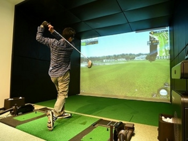気仙沼初!最新鋭のシミュレーションゴルフ。 臨場感たっぷりのゴルフシミュレーターで本格的な練習ができるゴルフフィットネスです。_ホテル一景閣