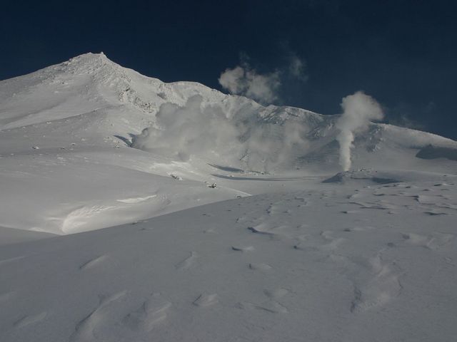 冬の旭岳。最上級のパウダースノーを体験してみませんか。_NPO法人大雪山自然学校