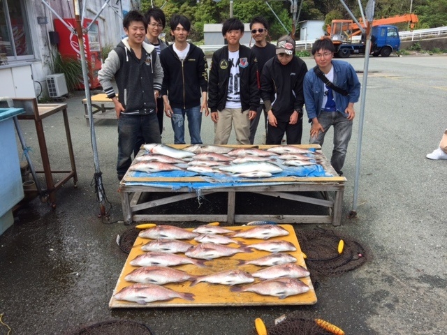 グループで頑張った!!_フィッシングパーク錦