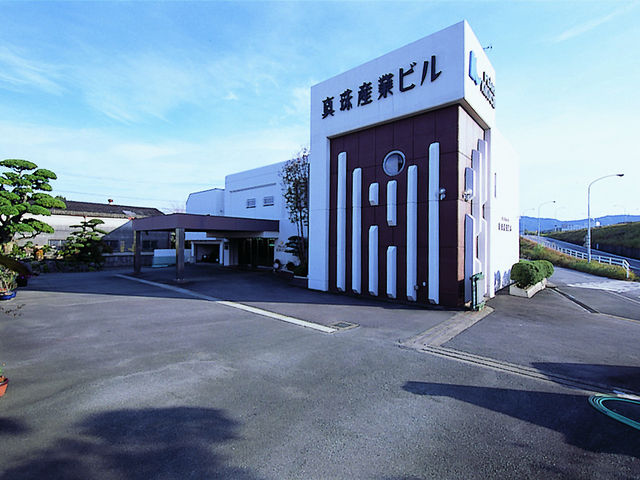 真珠産業ビルが目印_有限会社菊池パール
