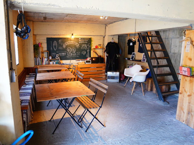 店内はおしゃれなカフェ風。_グランデックス奥多摩ベース