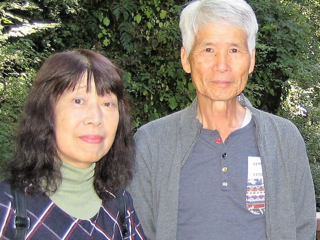 私達が農園管理責任者です。防風ネット・防鳥ネット・手で引き抜く除草・農薬を使用しない殺虫・果樹の育成・収穫・等々を頑張っています。_もりたさん家のブルーベリー
