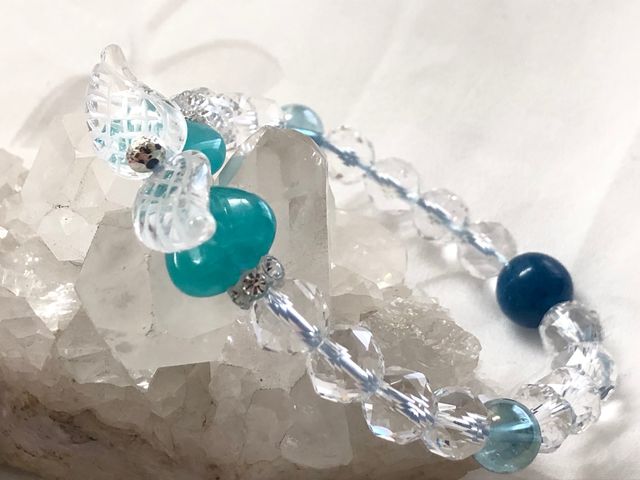 天使の羽を使ったパワーストーンブレスレット_アート工房ジャムぽっト