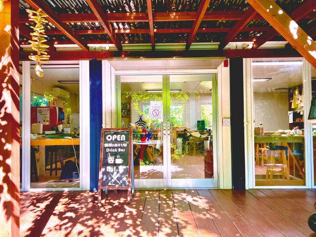 店舗入り口_備瀬のあそびば