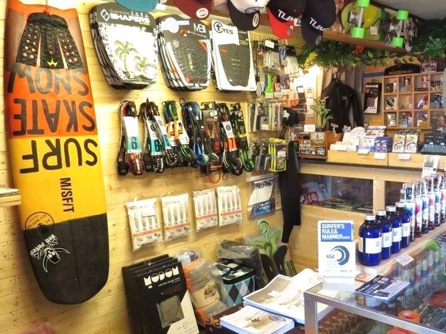 店内にはグッズが盛りだくさん!!_Sea Rover surfcrew (シーローバー サーフクルー)