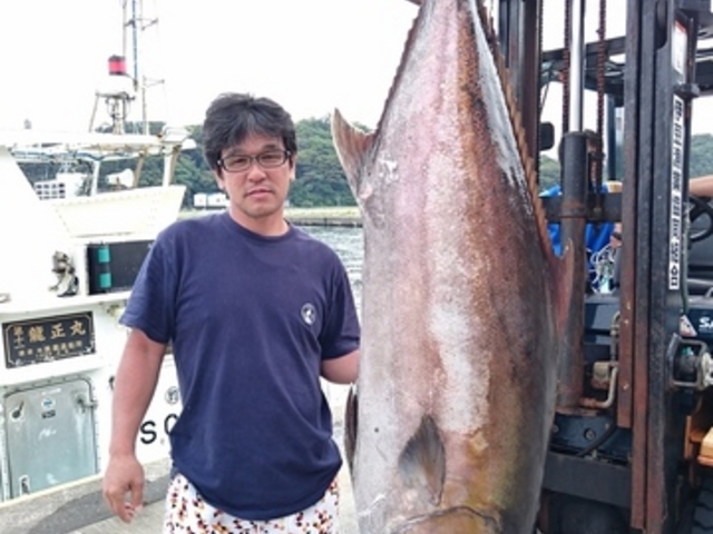 180cm、74kg
銭洲にて釣れたカンパチです。_龍正丸