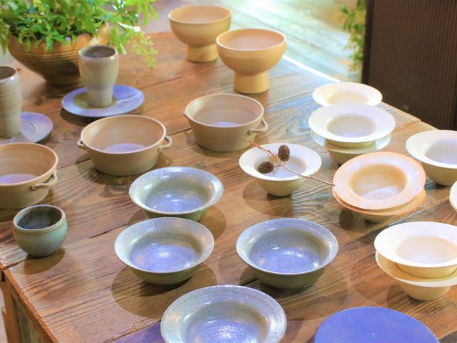 お店の隣にはギャラリーもございます。_陶芸工房えんのかま