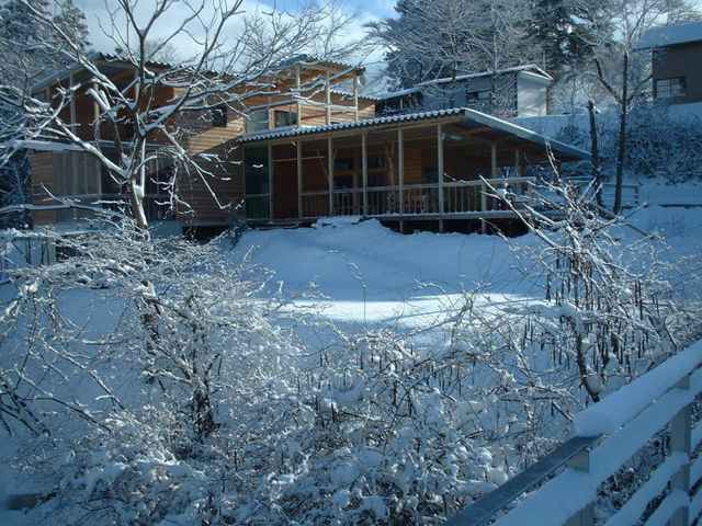 雪が積もりました。_早池峰焼 星工房