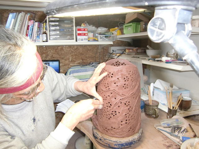 ランプシェード製作中_早池峰焼 星工房