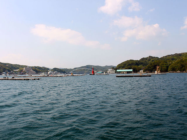 波静かな生浦湾をクルージング _釣り船はっかい