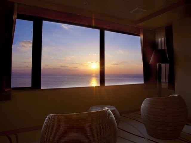 天気が良ければ、客室から絶景夕陽を楽しめます_寿海亭