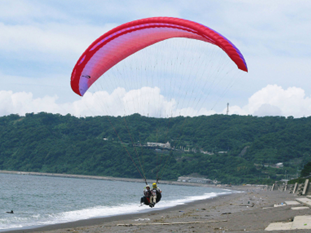 青い空、青い海。長崎の景色を贅沢に独り占めできます。_長崎フリーフライト