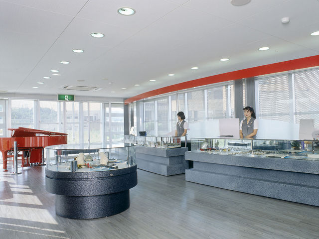パールファルコ磯部店
