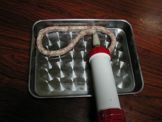 腸詰めされた挽肉_スモーク工房SATOH