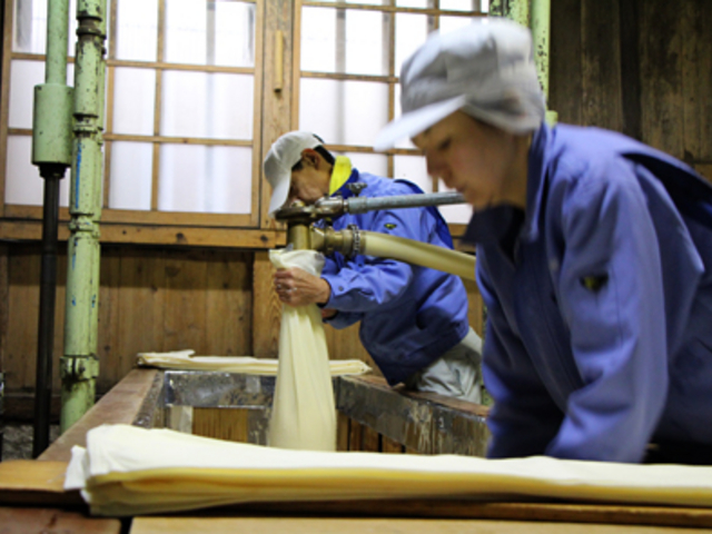100年以上の歴史ある「ふな搾り」を続けています_松波酒造株式会社