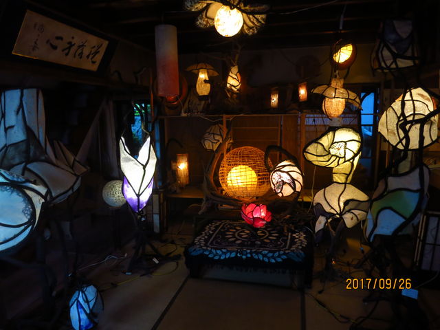 工房内ランプ展示室_創作和紙あかりゆらりん工房