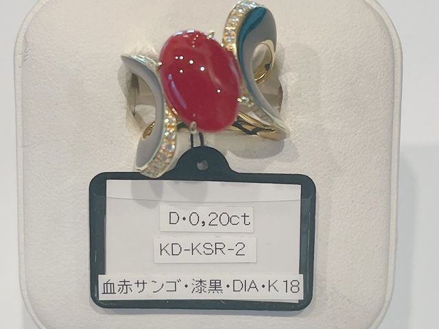 ぎゃらりー内では国産珊瑚ジュエリー、螺鈿蒔絵ジュエリーもご覧いただくことが可能です。_品川宿ぎゃらりー連
