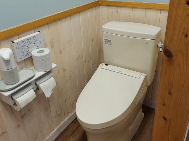 男女別水洗トイレ完備_たつみ農園