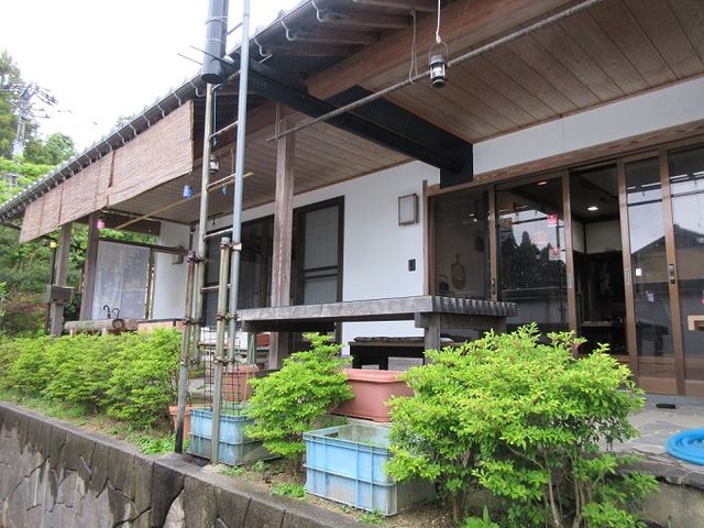 バーベキュも楽しめる 玄関エントランス_田舎のカフェいろり庵