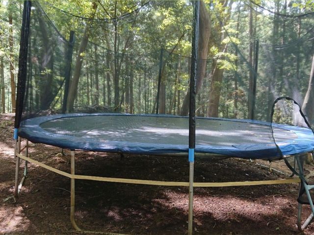 大人気のトランポリンもあるよ_ツリークロスアドベンチャー厚木・七沢