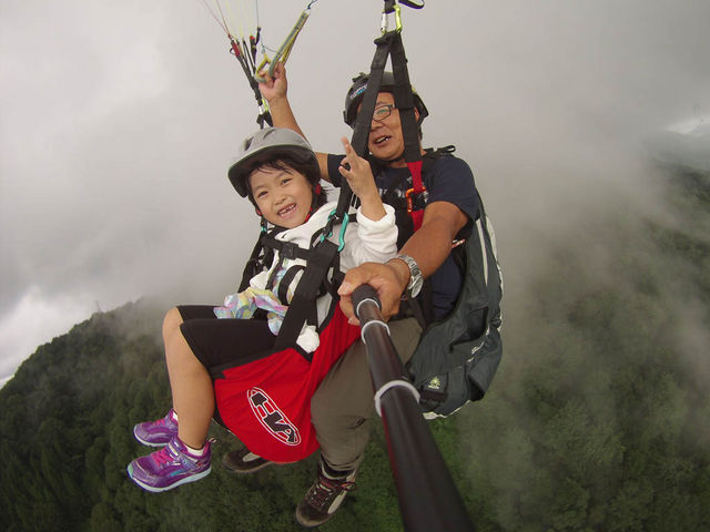 お子さんだって、空を飛ぶのは大好き。_スカイ獅子吼パラグライダースクール