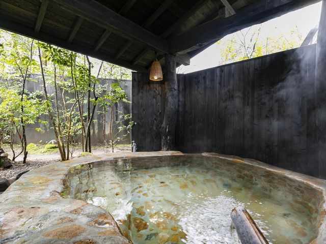 露天風呂付き客室「おきな草」_奥阿蘇の宿やまなみ