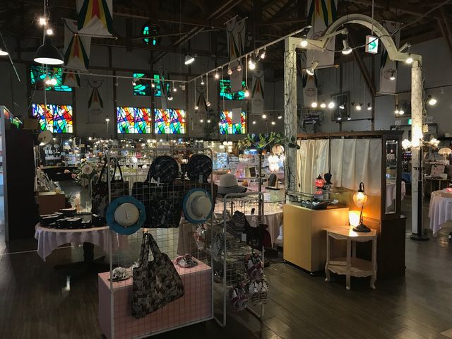 池の平ファミリーランド影絵美術館内ガラス体験館