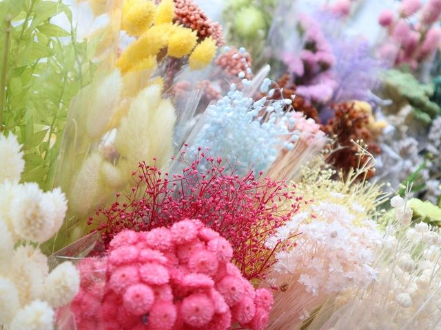 季節ごとにセレクトした沢山のお花をご用意してお待ちしております。_JCAキャンドルスタジオ東京本校