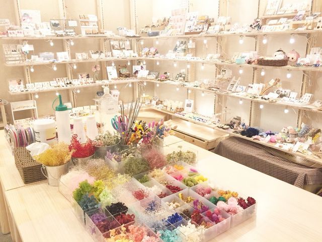 スリッパに履き替えていただく店内はとても落ち着きます。_DRECCA(ドレッカ)