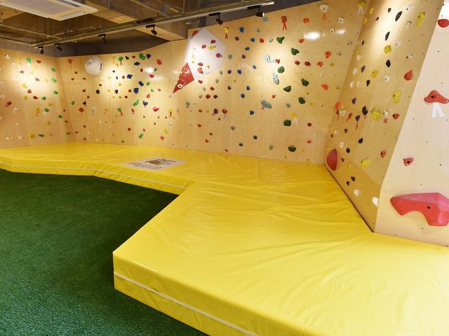 キッズ向けエリアも用意しています!_ディーボルダリング綱島