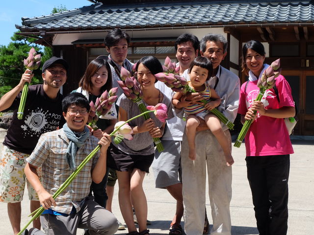 花ハス収穫体験は、7月〜8月_地域まるっと体感宿 玉村屋