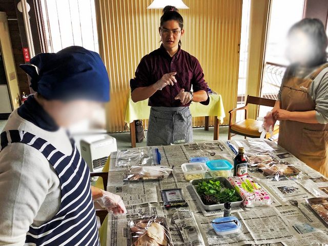 ハーブを使った香草焼き講座。クリスマスに人気です。_CONSE FARM