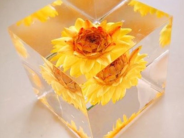 ガラスのような透明感にお花!不思議なアートにみんなくぎ付け★_SALON AIKO