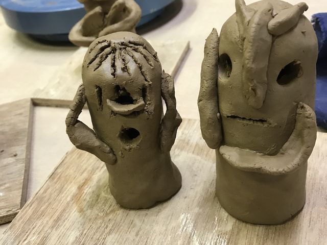 ユニークな手びねりハニワ_陶芸体験工房ウサジ工房