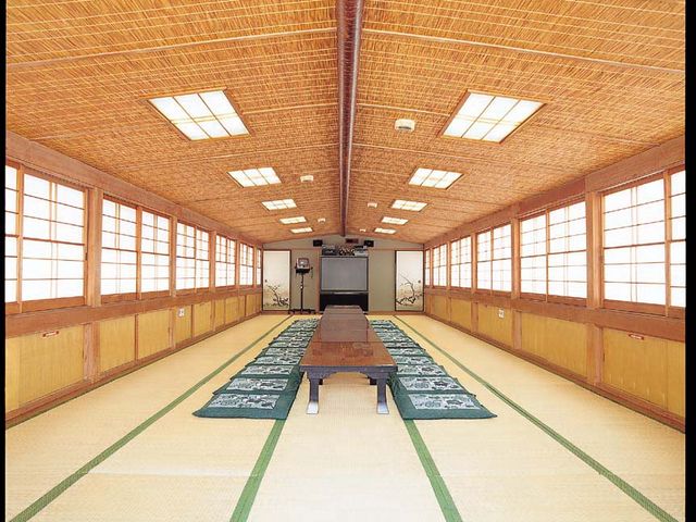 85名乗りの屋形船は、少人数から大人数まで受け付けております!_つり船・屋形船 岩田屋
