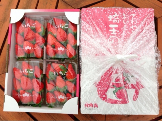 贈答用いちごもあります。_いちごハウス粕谷園