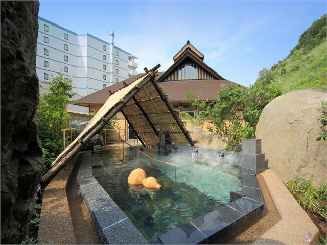 【南部曲り家の湯】「大岩の湯」(露天)_ホテル紫苑