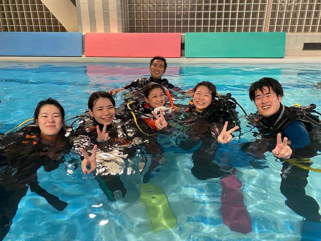 すぐ仲良くなるのも、ダイビングの特徴!_ダイビングスクール マレア新宿店