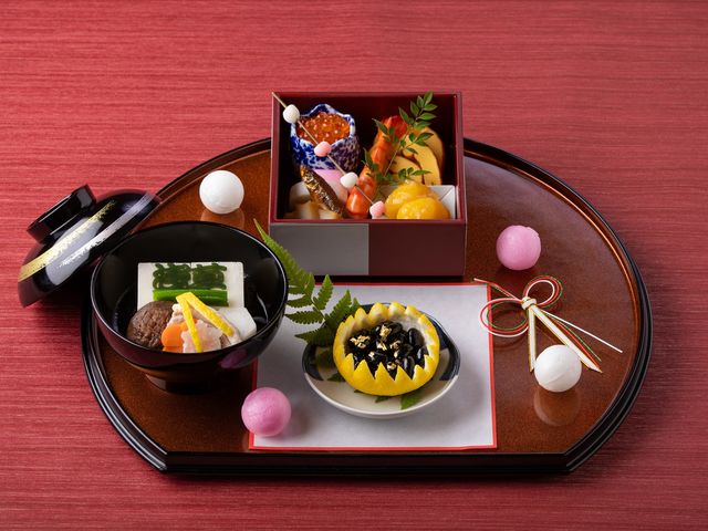 【三が日特別ランチコース】おせち前菜盛り合わせとお雑煮_浅草東武ホテル SEASON'S RESTAURANT 壱之壱