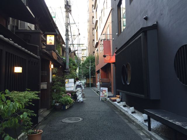 東京の中心にある趣のある小径を散策_VENTURE東京
