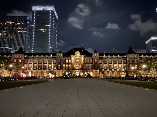 東京駅のライトアップ_人力車 花鳥風月 皇居店