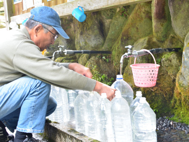 天然炭酸水よいやな湧水