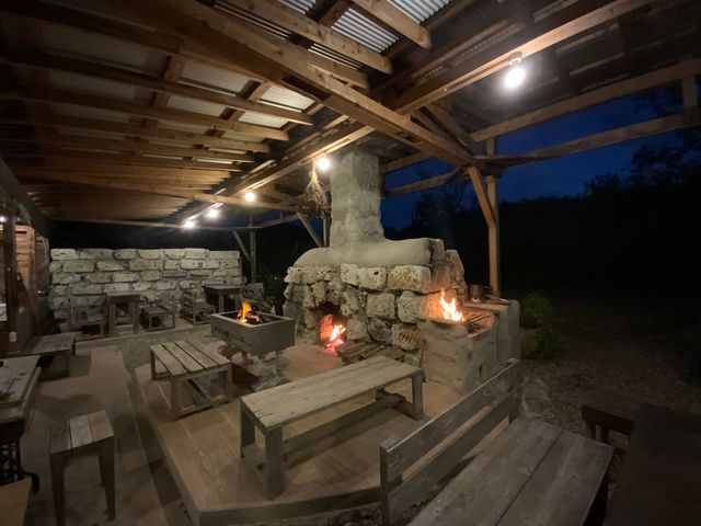 夜の施設内部_Woody Garden BBQ