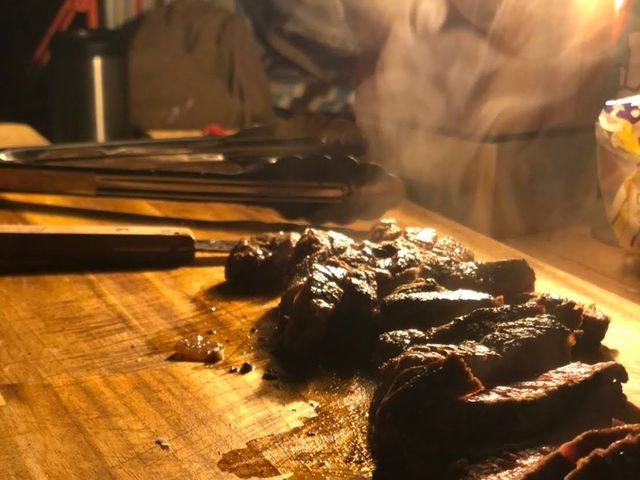 BBQといえばお肉!炭で焼くといつものお肉が何倍も美味しくなります_ゆめパーク牧野